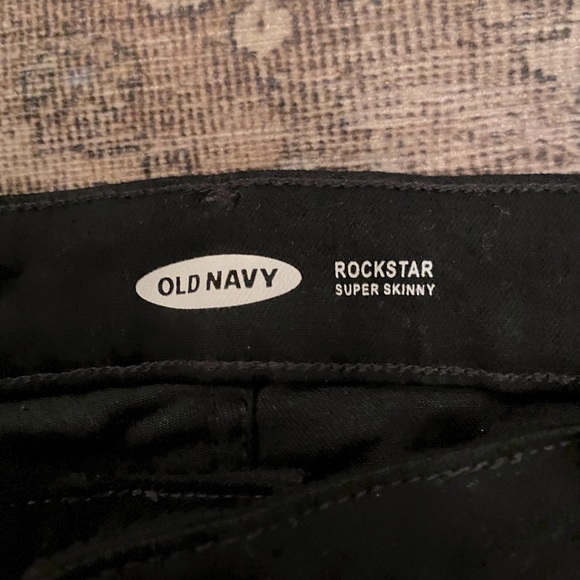 NWT Old Navy Rockstar Black Super Skinny Jeans - 8 petite - Picture 3 of 7